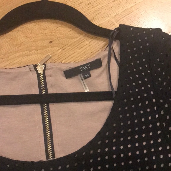 Really beautiful and classic dress - Picture 2 of 4